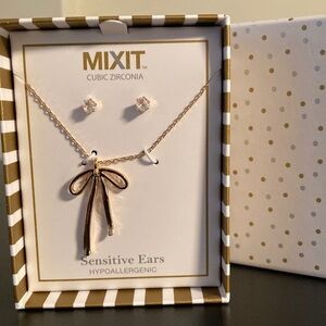 Mixit Gold and Silver Bow Necklace Set